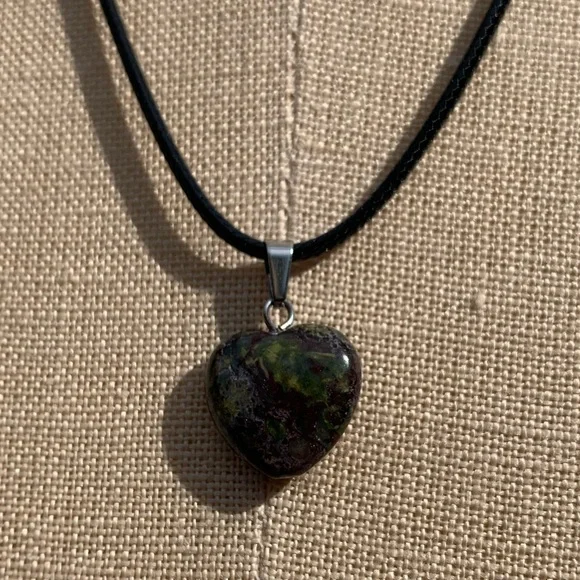 Handmade Genuine Stone Heart Amulet Necklace - Picture 6 of 15